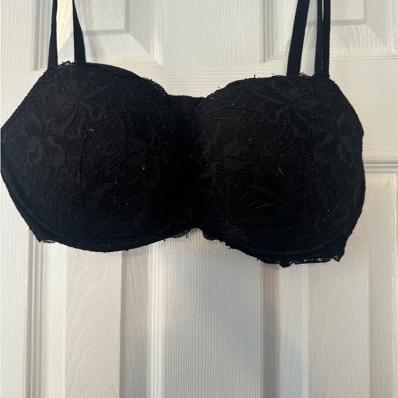 Victoria Secret’s Bra - Picture 8 of 11